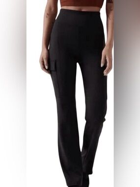 Athleta Black Cargo Pocket Straight Leg Pants Size Medium